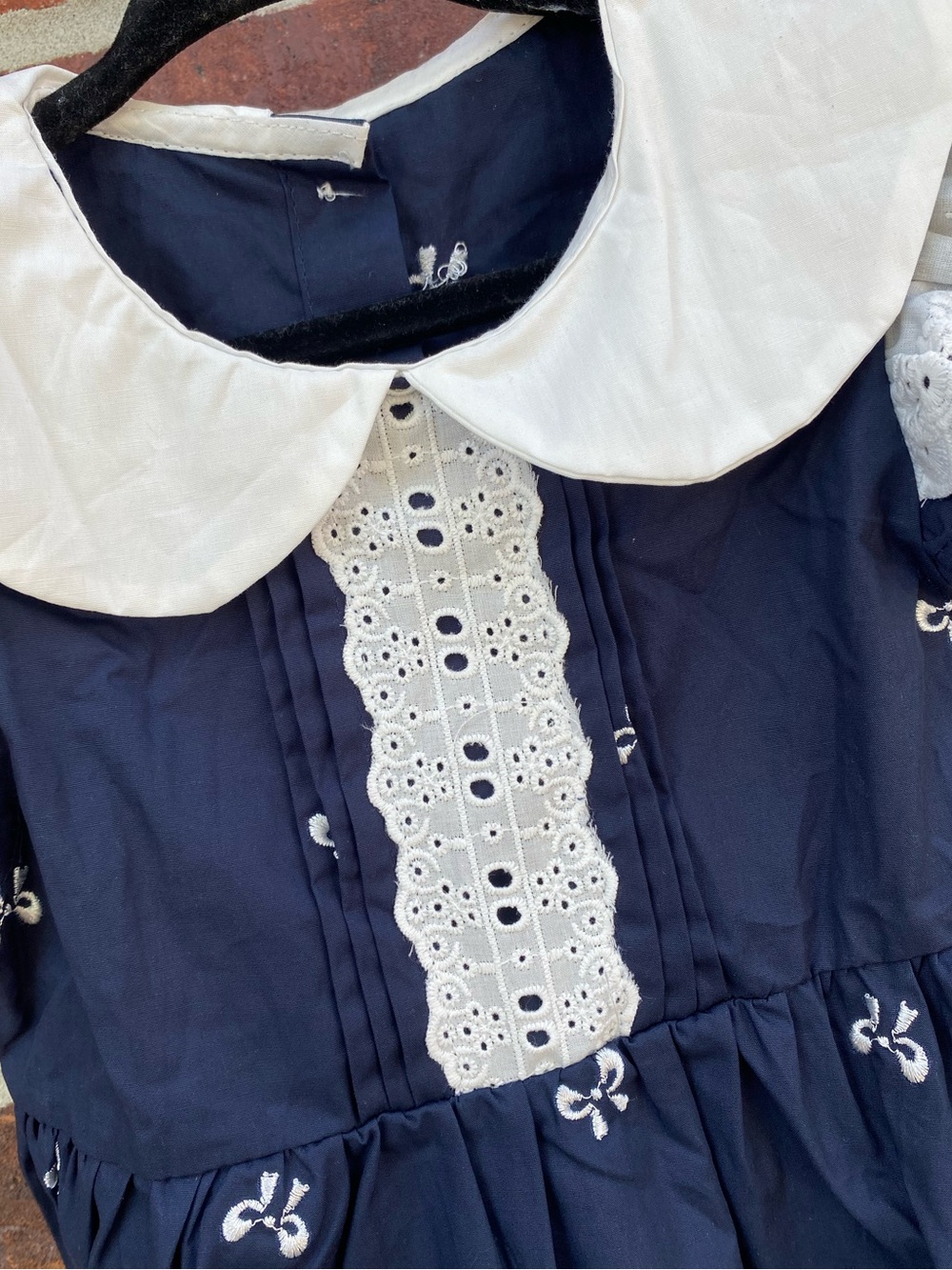 Navy Embroidered Bows Cotton Dress with White Peter Pan Collar NWT Size 4 - Picture 2 of 9